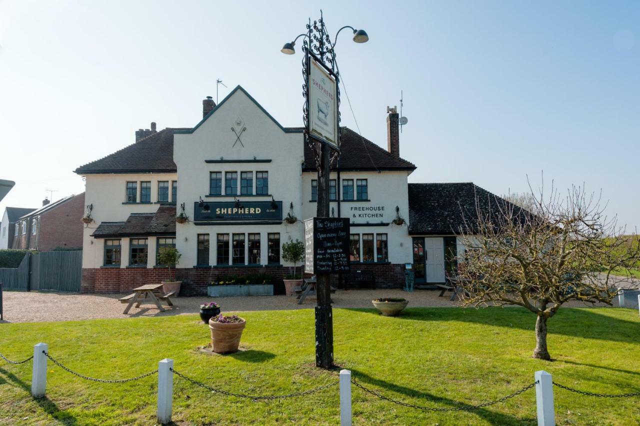 The Shepherd At Langham Boxted  Exterior photo