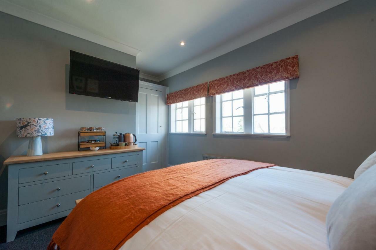 The Shepherd At Langham Boxted  Exterior photo
